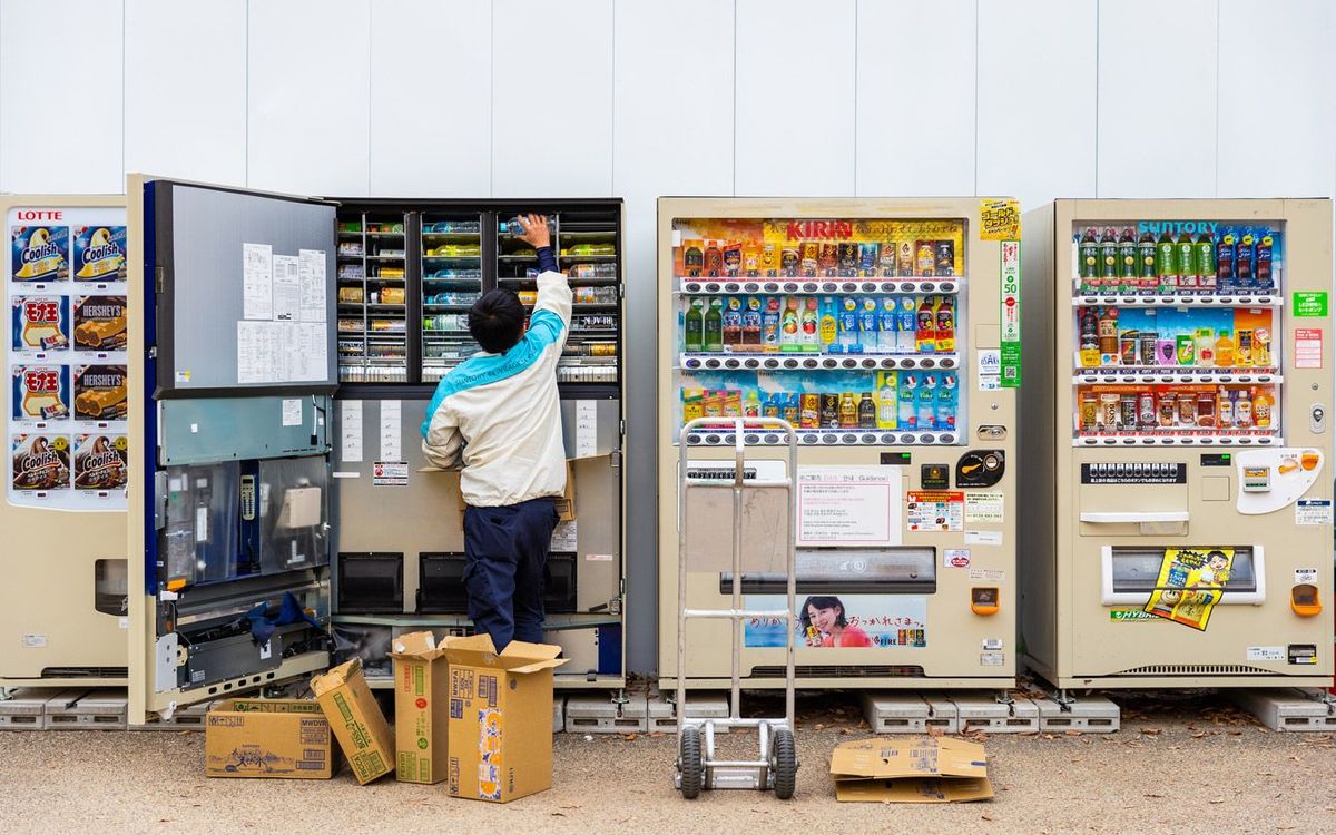 The Quiet Disappearance: Unpacking Why Japan's Vending Machines Are Vanishing
