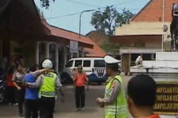 Dozens Injured in Jakarta High School Mosque Blast as Police Detain Suspect and Probe Possible Homemade Devices