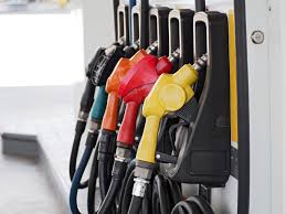 Gasoline Prices Dip for First Time in Four Weeks, National Average at ¥175.20