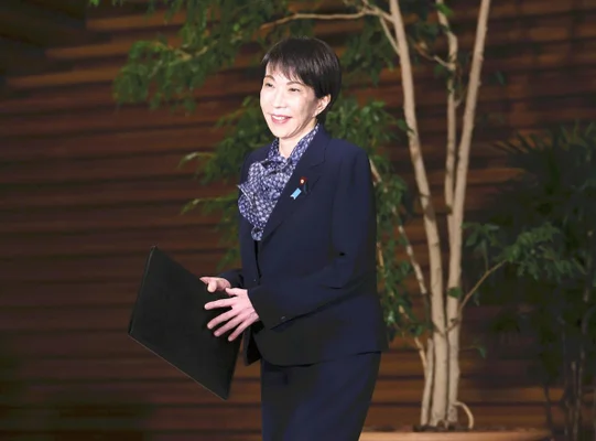 Work and Home in One Minute: PM Sanae Takaichi Starts New Year Break and Moves Into Official Residence to Bolster Crisis Readiness