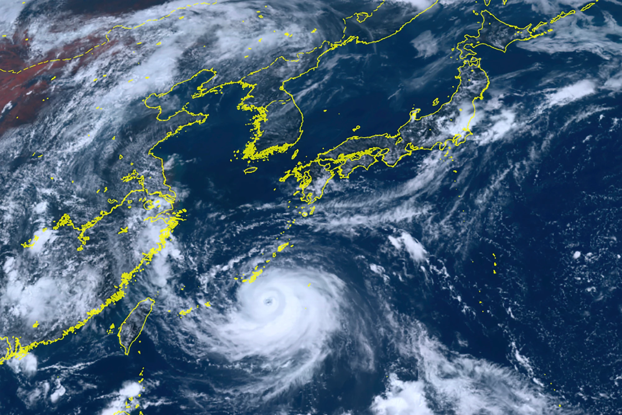 Typhoon Nanako Intensifies: Special Warnings Issued as Powerful Storm Approaches Izu Islands