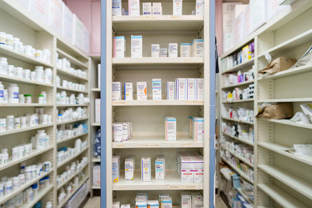 U.S. to Hit Generic Drugs with 100% Tariff After Two-Year Grace; Japan Weighs Risks—and Openings
