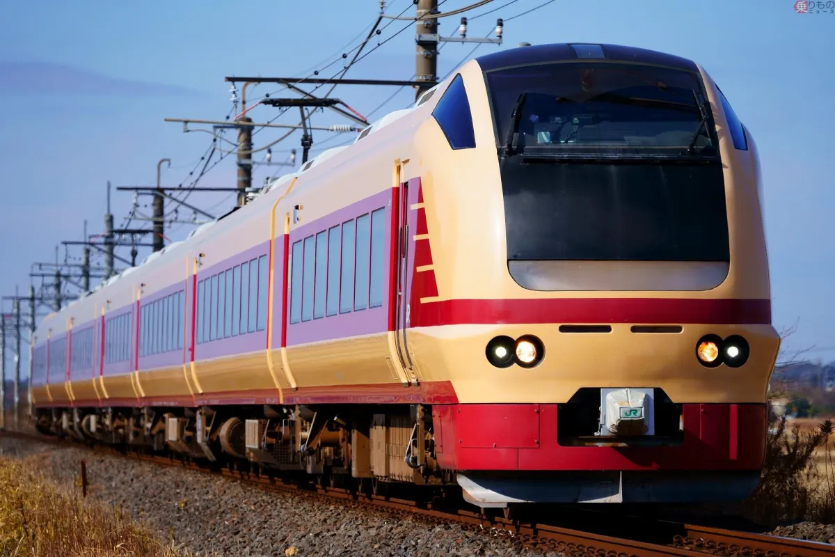 Rare Limited Express to Link Ibaraki and Nikko for Autumn Foliage Season